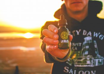 Dipisahkan dari Perokok Konvensional, Usulan Area Khusus untuk Pengguna Rokok Elektronik di Bali