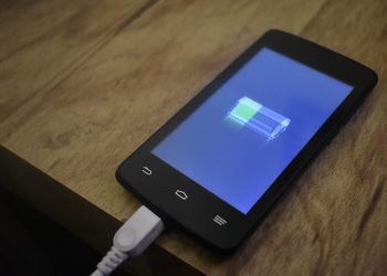 Cara Terbaru Ilmuwan Stanford Pulihkan Baterai Ponsel yang Sudah Drop