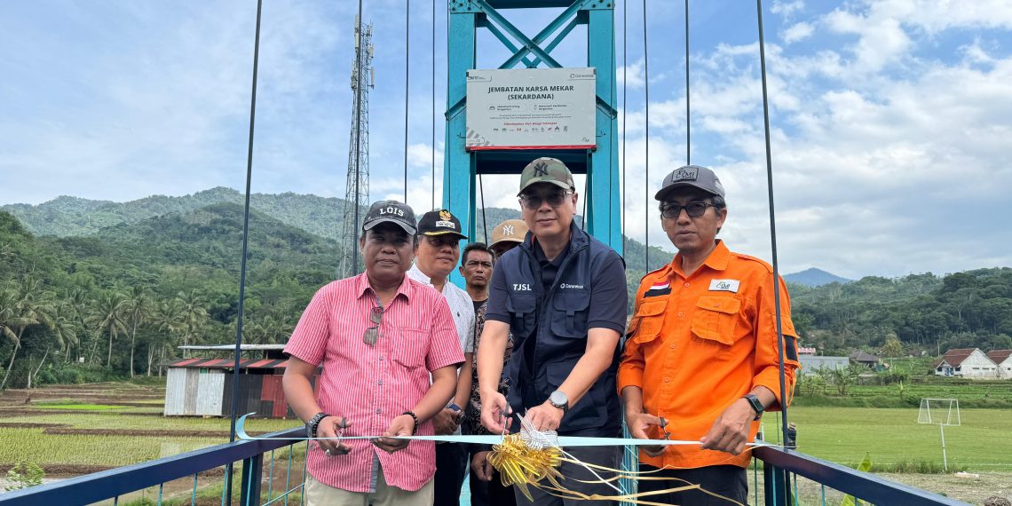 Dukung Konektivitas 12 Ribu Warga, 10 Anggota Holding BUMN Danareksa Revitalisasi Jembatan yang Sambungkan Dua Desa Tasikmalaya