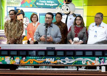 Alt: Setelah Aktivasi Bandara Soetta, Garuda Indonesia, dan TMII, Kemenekraf Kembali Promosikan IP Lokal pada Stasiun dan Gerbong Kereta