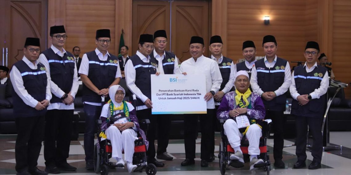 Bank Syariah Indonesia Fasilitasi Kursi Roda untuk Jemaah Haji Lansia