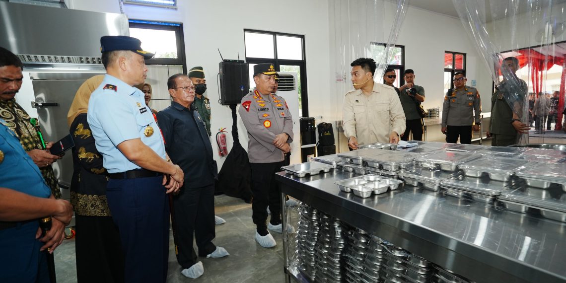 Kapolri Tinjau SPPG Polda Sulsel, Pastikan Kesiapan Dukung Program MBG