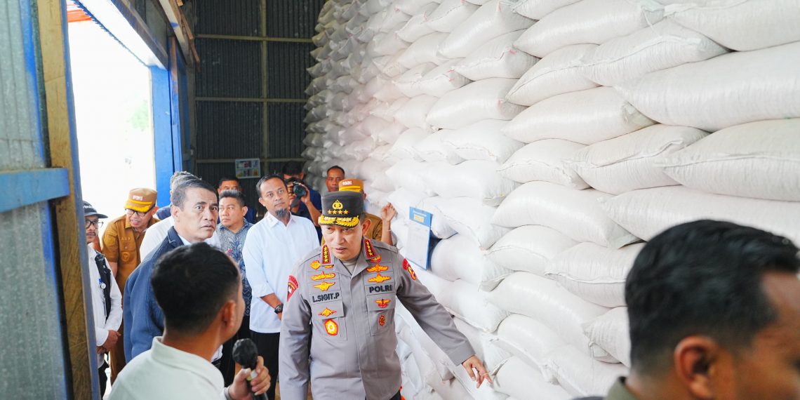 Kapolri-Mentan Tinjau Gudang Bulog Tanete, Cek Kesiapan Tampung dan Jaga Kualitas Pangan