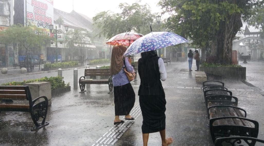 Musim Kemarau Tapi Hujan Masih Deras, BMKG Sebutkan Fenomena Ini