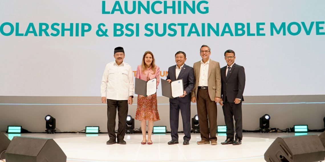 Tegaskan Komitmen Keuangan Berkelanjutan, BSI Luncurkan Kartu Hijau, Beasiswa Pendidikan, dan Resmi Bergabung UNEP FI