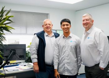 Jatuh Bangun Generasi Sandwich: Anak Driver Taxi, yang Lulus Cumlaude dan Kini Jadi Diaspora di Australia