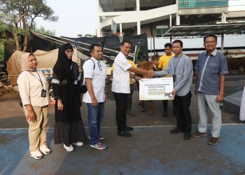 Jamkrindo Salurkan Hewan Qurban