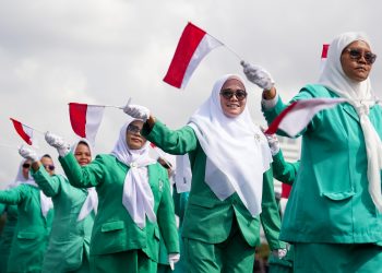 Dari Petani hingga Pelajar: Rakyat Hadiri Upacara Bhayangkara ke-79