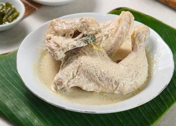 Ayam Pop: Kelezatan Ikonik Ranah Minang yang Menggoda Selera