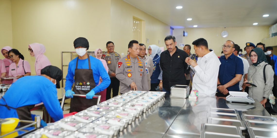Kapolri Resmikan 28 SPPG Polri, Instruksikan Perkuat Quality Control