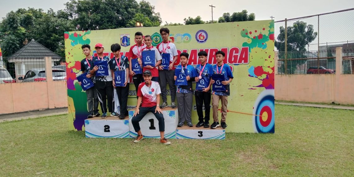 SMP EMIISC Jakarta Dominasi Kualifikasi Panahan SMP Putra Kejuaraan Pelajar DKI 2025