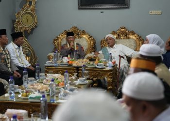 Kapolri Silaturahmi ke Ponpes Al Hamidy Pamekasan, Minta Nasihat Ulama demi Jaga NKRI