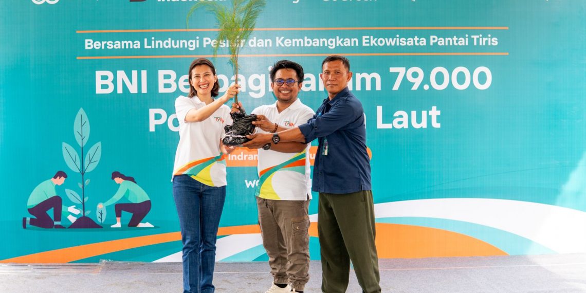 BNI Rayakan Ulang Tahun ke-79 dengan Aksi Nyata Hijaukan Pantai Tiris