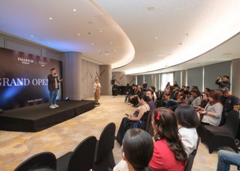 Fujifilm Bawa Pengalaman Fotografi & Skincare Premium ke Tunjungan Plaza Surabaya