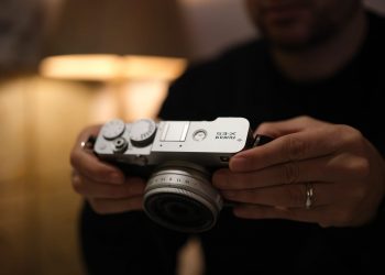 Fujifilm Luncurkan Kamera Mirrorless X-E5 dan Lensa Fujinon XF23mmF2.8 R WR