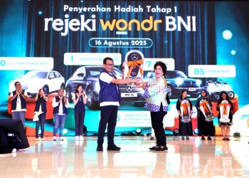 Penyerahan hadiah tahap satu rejeki wondr BNI