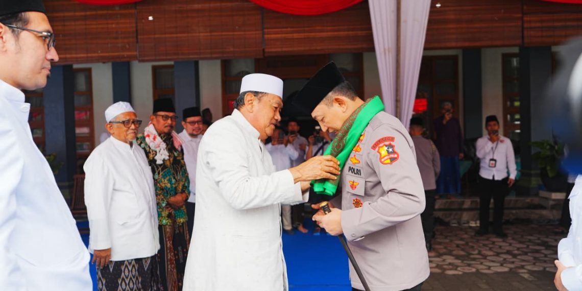 Kapolri Temui Gus Ubed di Ponpes Langitan Jatim, Jaga Silaturahmi dengan Ulama