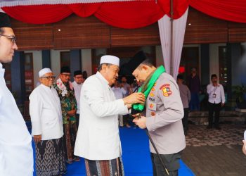 Kapolri Temui Gus Ubed di Ponpes Langitan Jatim, Jaga Silaturahmi dengan Ulama