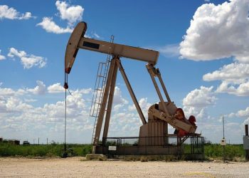 Goldman Sachs Ramal Harga Minyak Bisa Ambles ke US$50 per Barel pada 2026