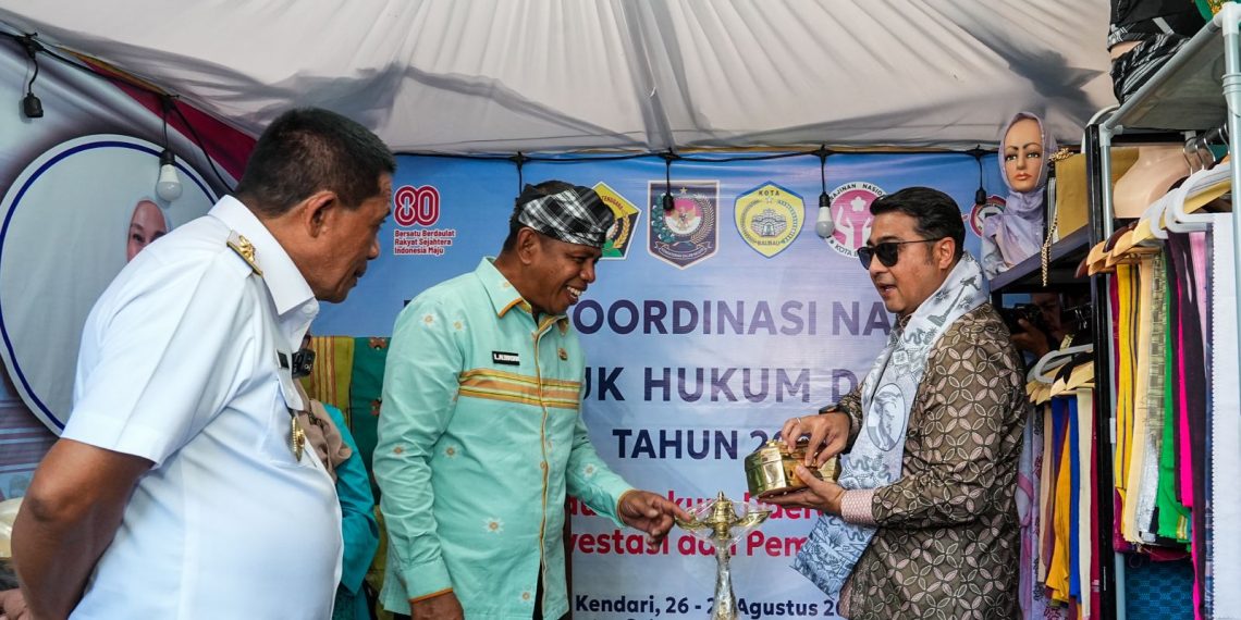 Menteri Ekraf Buka Pameran Ekonomi Kreatif dan UMKM di Rakornas Produk Hukum Daerah 2025