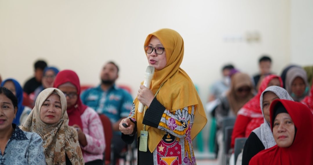 Air Isi Ulang Belum Tentu Aman: Warga Kebayoran Lama Selatan Dapat Penyuluhan soal Risiko dan Cara Meminimalisir Kontaminasi