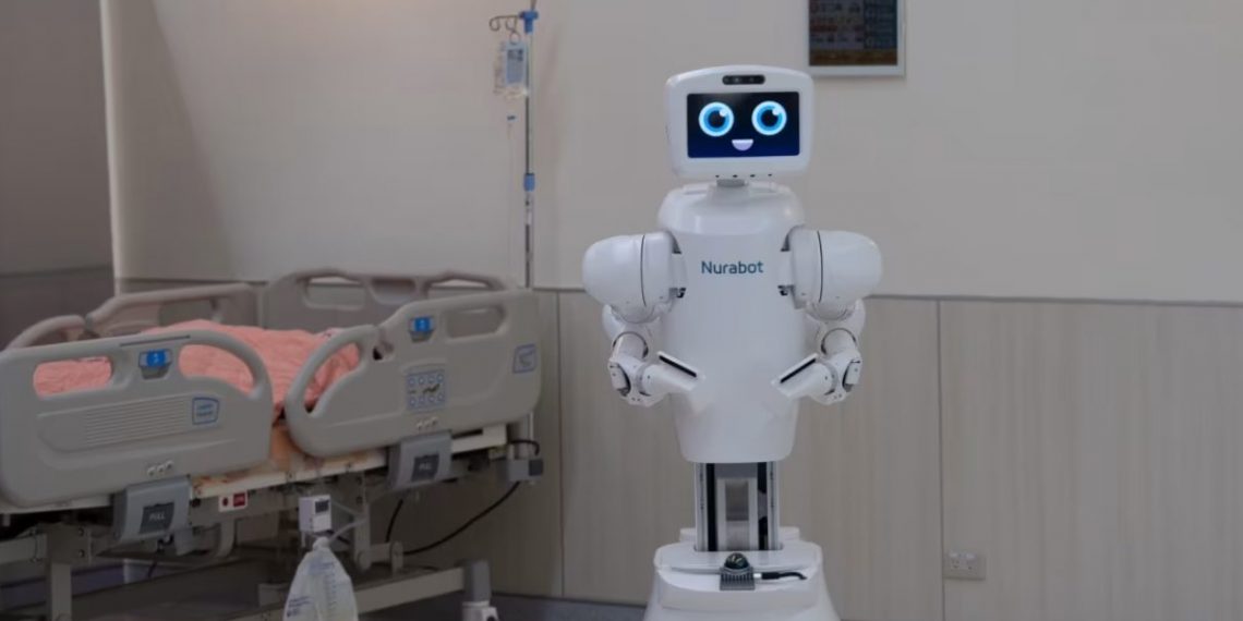 Mungkinkah robot perawat berbasis AI membantu mengatasi kekurangan tenaga kesehatan?
