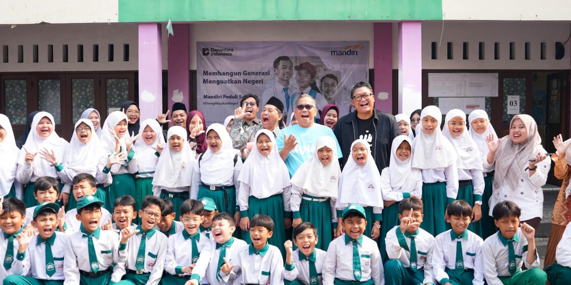 Mandiri Peduli Sekolah Perkuat Fasilitas Belajar di Jabodetabek, Dukung Terwujudnya Generasi Emas Indonesia