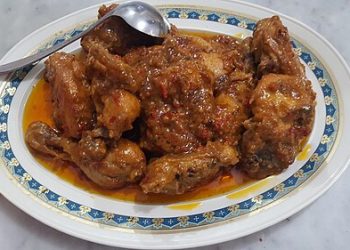 Ayam Bumbu Rujak: Kuliner Jawa yang Menggoda Lidah dan Menjadi Andalan Pasar Nusantara