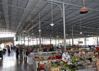 Ekonomi Surabaya Tumbuh 5,24 Persen, Pasar Tradisional Jadi Penggerak Utama