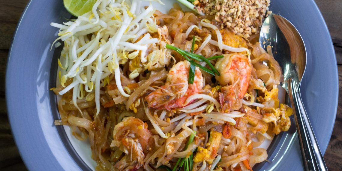 Pad Thai Jadi Ikon Street Food Thailand, Favorit Turis Asing di Asia