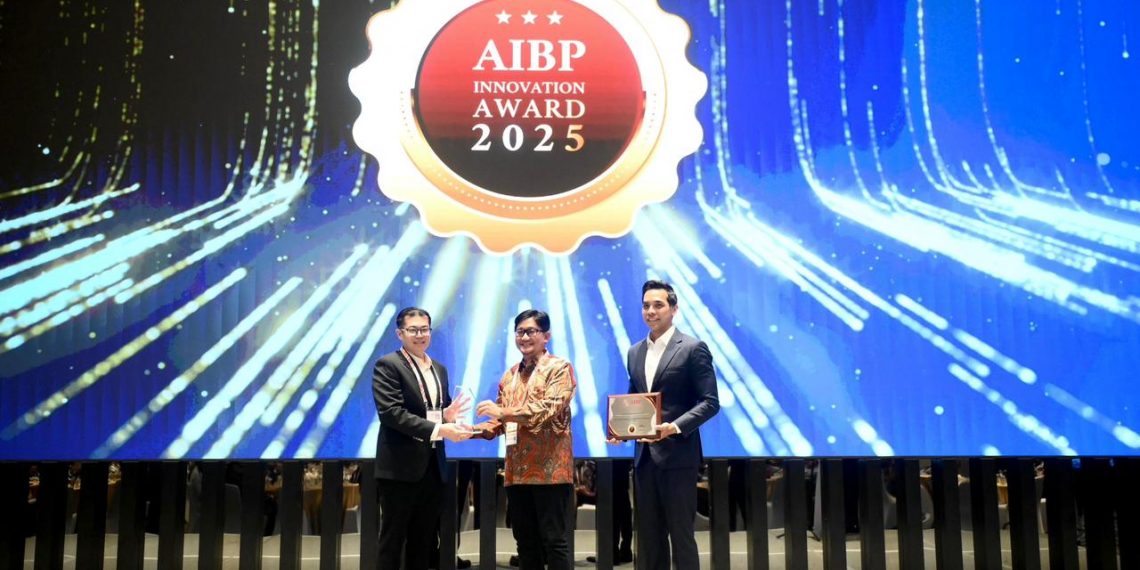 Livin’ Merchant Dorong Digitalisasi UMKM, Bank Mandiri Raih AIBP Enterprise Innovation Awards 2025
