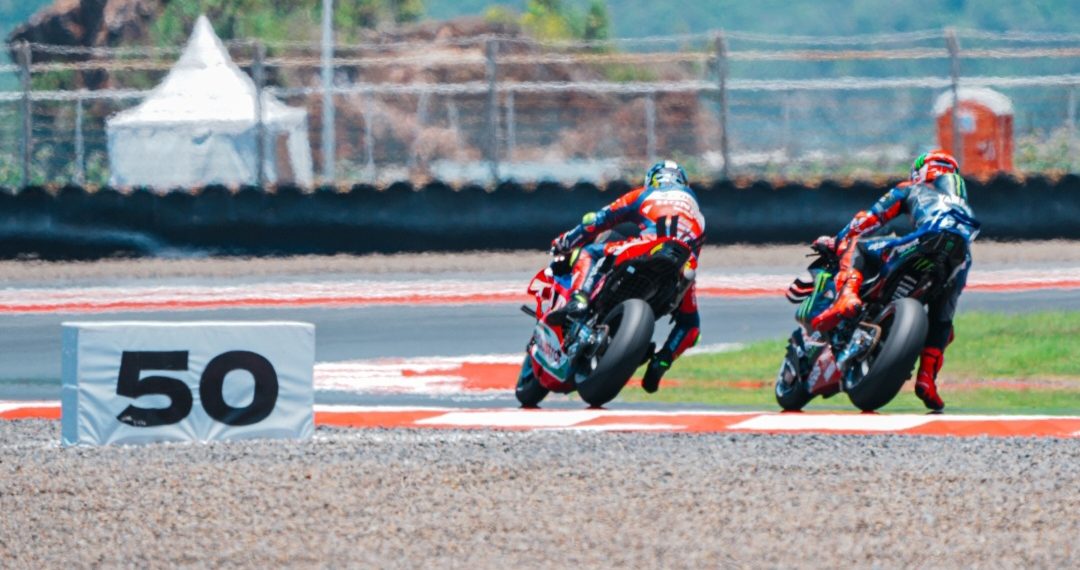 Hari Pertama MotoGPTM 2025 Mandalika, Ribuan Pelajar NTB Ikut Meriahkan Sirkuit