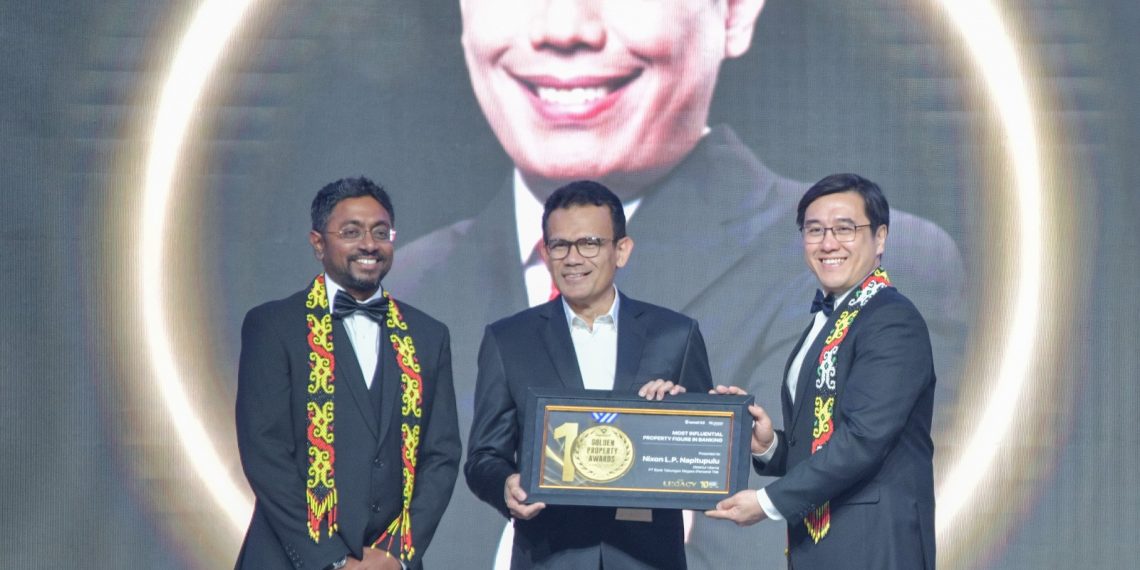 Direktur Utama BTN Raih Penghargaan di Golden Property Award
