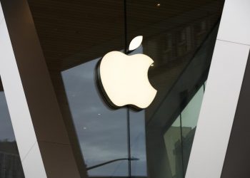 Apple Jadi Perusahaan Pertama Dunia dengan Valuasi Triliunan Dolar AS