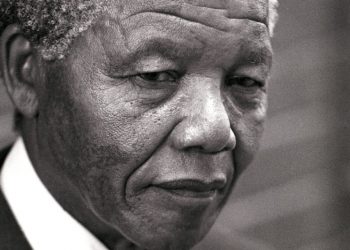 Kisah Perjuangan Nelson Mandela: Dari Penjara hingga Simbol Hak Asasi